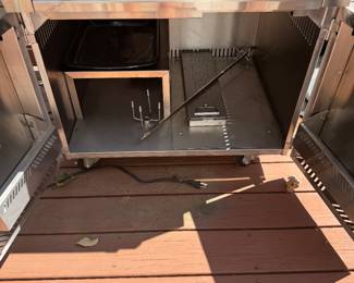 Used ONCE 30"W. Freestanding Natural Gas Grill with ProSear Burner and Rotisserie - VQGFS5301NSS
