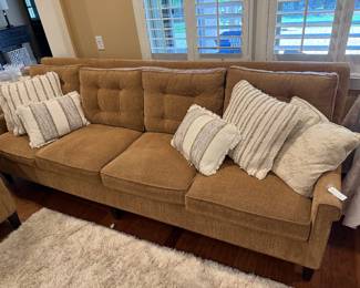 Pre sell item for sale at 500. This is a Ballard Design sofa in very good condition.