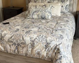 Pre sell item priced at 1000. Ashley Furniture queen bed with 1 year old high end mattress and power adjustable frame.