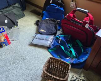 Travel suitcases and totes