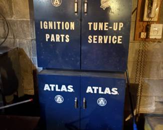 Atlas cabinet