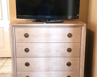Hickory White chest of drawers