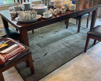Lovely rugs compliment the furnishings, seems a shame to leave one behind!