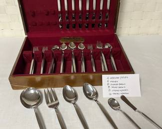 Vintage Oneida Community Tudor PlateAstro