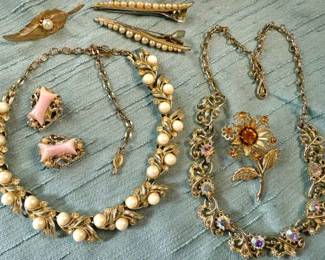 Vinyage Sarah Coventry Coro Aurora Borealis Rhinestones Gold Tone Chokers  More