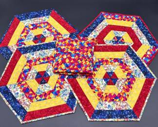 4- Place Mats & 2- Pot Holders
