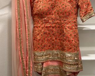 Ladies Indian/Pakistani Traditional Clothing