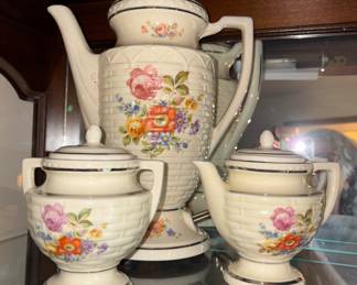 1930s coffee perculator with creamer and sugar