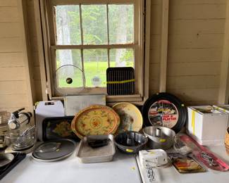 Various kitchen goods