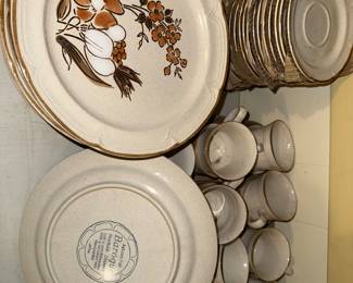Baroque stoneware set