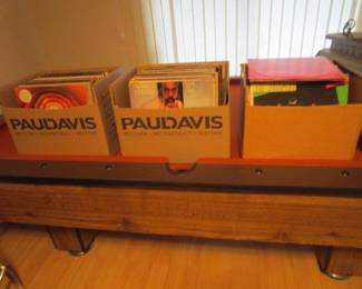Records a few hundred mostly soul and jazz