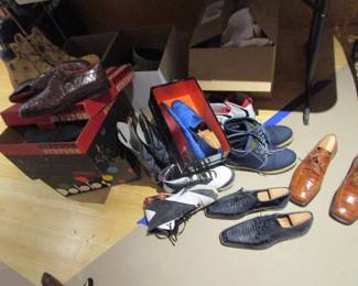 Tons of NICE men's shoes vintage and newer