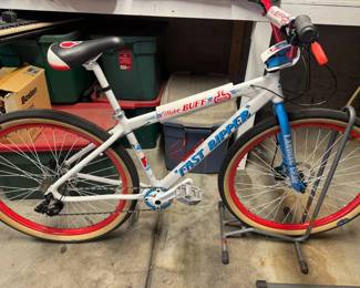 SE Racing "Fast Ripper" 29" BMX bike, 10 speed, Mike Buff Special Edition, white/red/blue, mint condition.
Alloy frame, Landing Gear fork, SE Racing wheelset with red rims and white spokes, SE Racing tires.
1 x 10 speed Sram GX shifter and derailleur, SE Racing Alloy crank, Shimano DX pedals, Tektro hydraulic disc brakes.
SE Racing handlebar and stem, Special Edition Mike Buff saddle, graphics, and pad set, SE Racing grips. 