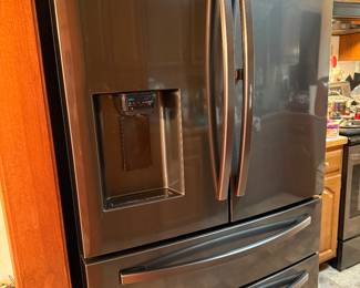 Beautiful Samsung gunmetal Refrigerator 