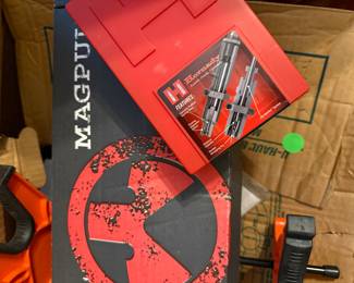 Gun Reloading Equipment 