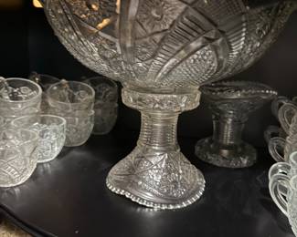 L E Horseshoe American Pressed Glass Antique Punch Bowl with 22 Cups. Additional Stand