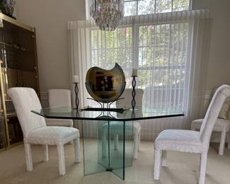 Extraordinary, octagonal, heavy glass dining table
