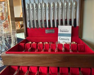 Community Silverware Set