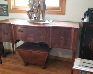 Beautiful Federalist style, inlaid buffet.