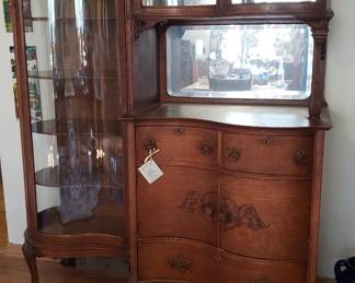 Fantastic, Serpentine qt. sawn Oak Buffet/Hutch!