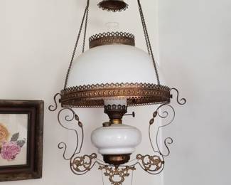 Stunning Victorian library lamp.