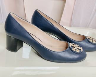 Like New Navy Tory Burch Janey block heel pumps 10.5