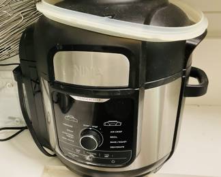 Ninja Foodi Deluxe Multi Cooker