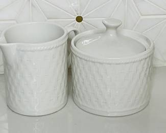 Vintage Oneida 'Basket Weave' sugar and creamer set.