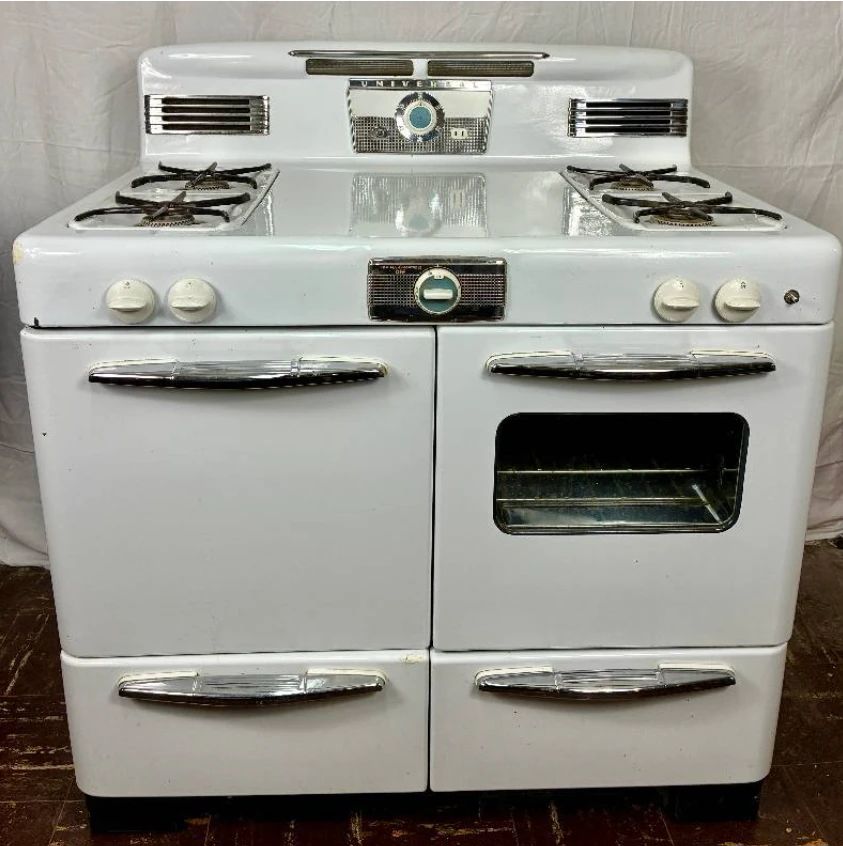 Universal Gas Stove circa 1950 Made in Chicago IL