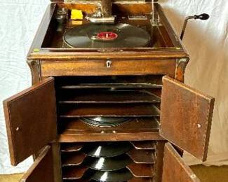 Antique Victor VV-XI 741705 Hand Crank Victorola Record Player Phonograph