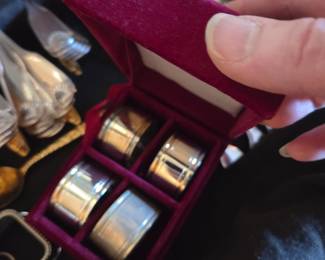 Boxed set round Silverplated Napkin rings $10