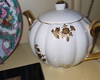 MCM 1950 Gibson's Staffordshire teapot often referred to as W777                 $20