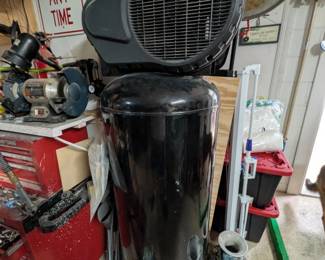 Husky 60 gallons compressor $450