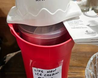 ICE CREAM MAKER