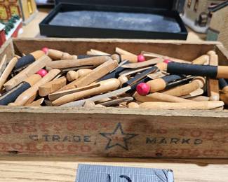 VINTAGE CLOTHESPIN LOT