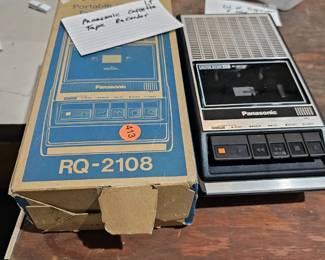 CASSETTE TAPE RECORDER