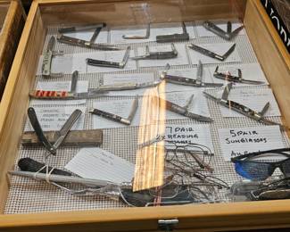 VARIOUS KNIFE LOTS