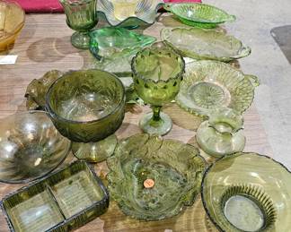 GREEN GLASSWARE LOT