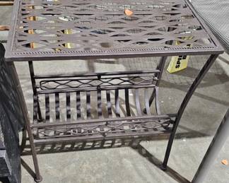 METAL TABLE