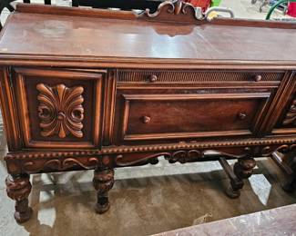BUFFET / SIDEBOARD