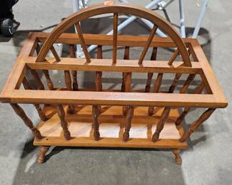 WOODEN MAGAZINE RACK