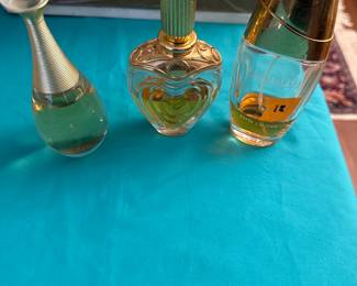 Adore by  Christian Dior
Escada
Beautiful - Estée Lauder 