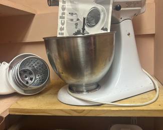 Kitchen-Aid Blender w/chopper and other attachments.