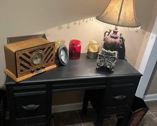 Nice small desk for college students!