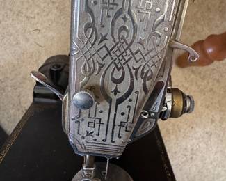 Singer Feather weight