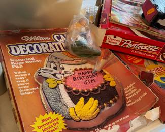 Bugs Bunny cake pan 