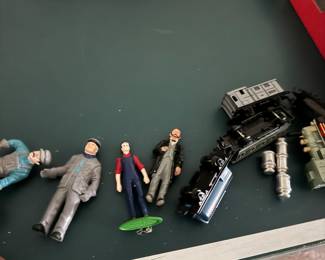 little figures for the tain set 