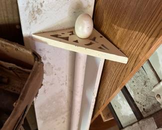 neat little shelf 