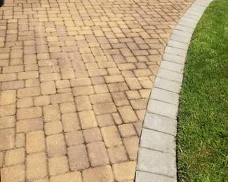 Hardscape driveway pavers