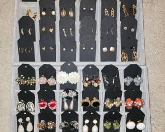 Vintage earrings - many clip-on
